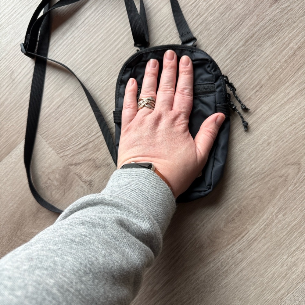 Black Fjallraven Cross body Bag - Picture 7 of 8